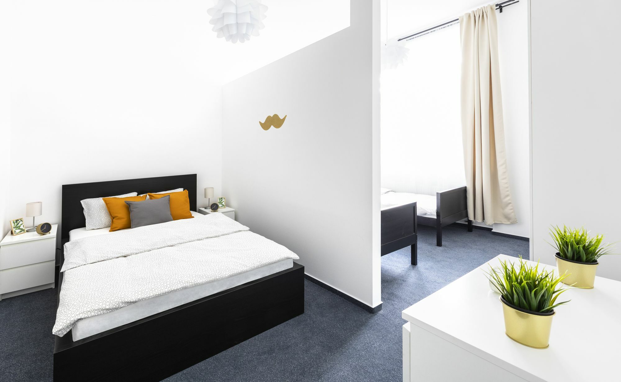 Little Tom Apartments Praga Exterior foto